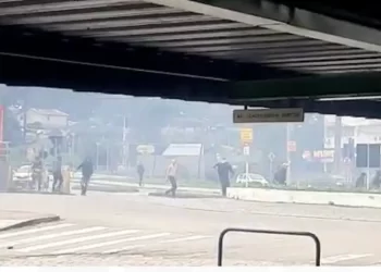Em dia de Athletiba, torcedores se enfrentam em terminal de Almirante Tamandaré