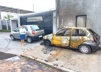 NO PARANÁ, MULHER QUE TEVE CARRO QUEIMADO GANHA NOVO VEÍCULO DO PATRÃO