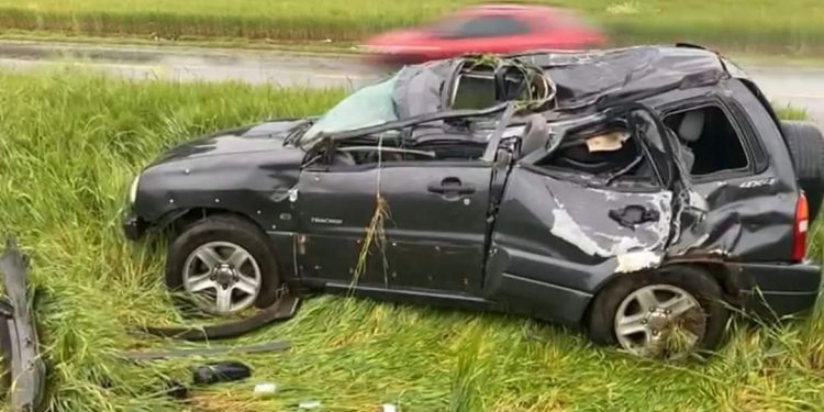 CRIANÇA MORRE EM GRAVE ACIDENTE NA ESTRADA
