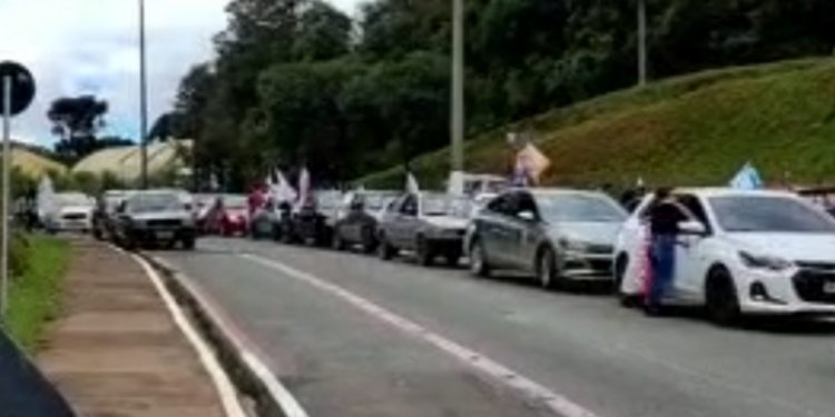 CARREATA PELAS RUAS DE RIO BRANCO DO SUL