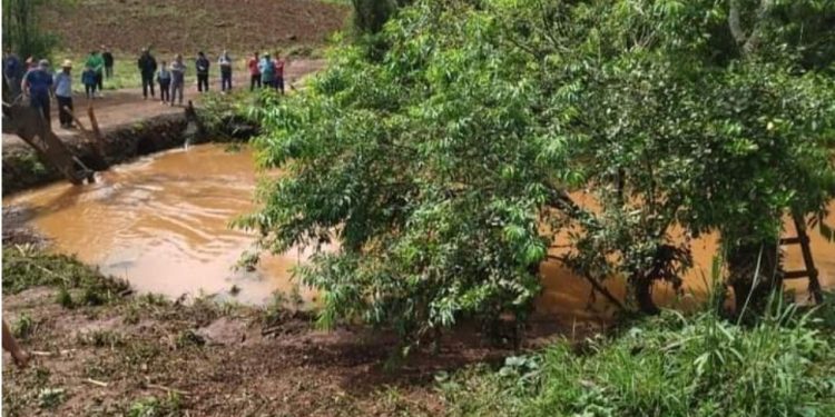 URGENTE – Bombeiros encontram corpo do pequeno Nicolas; O bebê morreu após ser arrastado pela enxurrada em Pato Branco