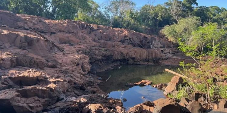 MENINA DE 12 ANOS MORRE AFOGADA AO TENTAR SALVAR IRMÃ DE 8 ANOS QUE CAIU EM REPRESA, NO PARANÁ.