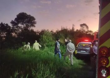 CORPO É ENCONTRADO ENTERRADO COM CAL NA REGIÃO DE CURITIBA.