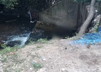 Mulher sai para trabalhar e leva susto ao encontrar corpo caído em valeta no Novo Mundo