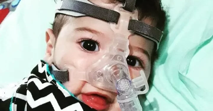 Após três anos de luta, pequeno Vinícius Samsel morre pela AME no Paraná