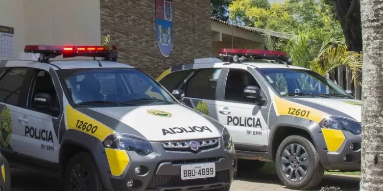 Com medo da esposa, homem simula crime para ser preso e evitar chegar em casa alcoolizado