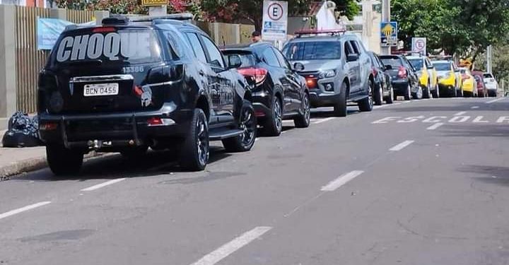 ALUNO LEVA PISTOLA PARA ESCOLA E ACABA NA DELEGACIA! 🚨🚨🚨