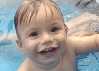 Bebê de dois anos está desaparecido; Mãe está internada