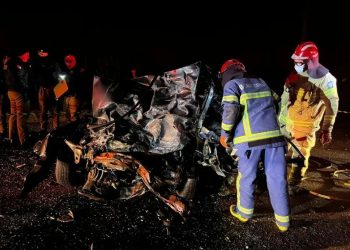 Adolescente de 14 anos pega carro pra dirigir e morre em acidente no Paraná