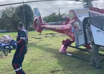 IDOSO É SOCORRIDO DE HELICÓPTERO EM CERRO AZUL