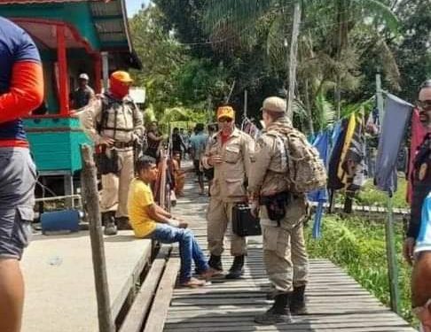 Suspeito pelo desaparecimento de criança no Marajó foge durante reconstituição em área de mata