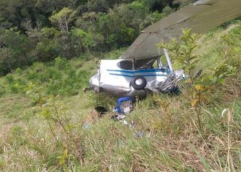 AVIÃO ENCONTRADO EM DOUTOR ULYSSES -PR SEM NENHUM SOBREVIVENTES!!