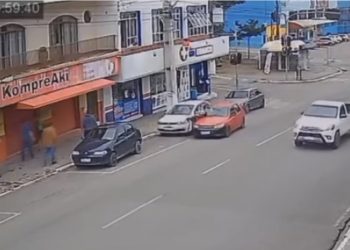 Polícia já sabe quem causou acidente no centro de Rio Branco do Sul