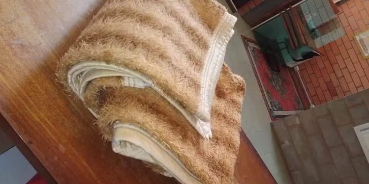 HOMEM DEVOLVE COBERTOR DE HOTEL DEPOIS DE 30 ANOS EM SC: ‘LEVEI DE FORMA LEVIANA’