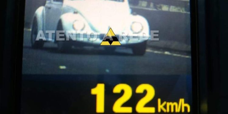 “FUSCÃO” É FLAGRADO TRAFEGANDO A MAIS DE 120KM/H EM RODOVIA DO PARANÁ.