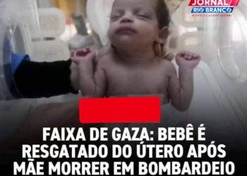 Um bebê foi “resgatado do útero” depois que a sua mãe foi morta e