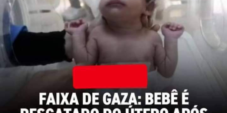 Um bebê foi “resgatado do útero” depois que a sua mãe foi morta e