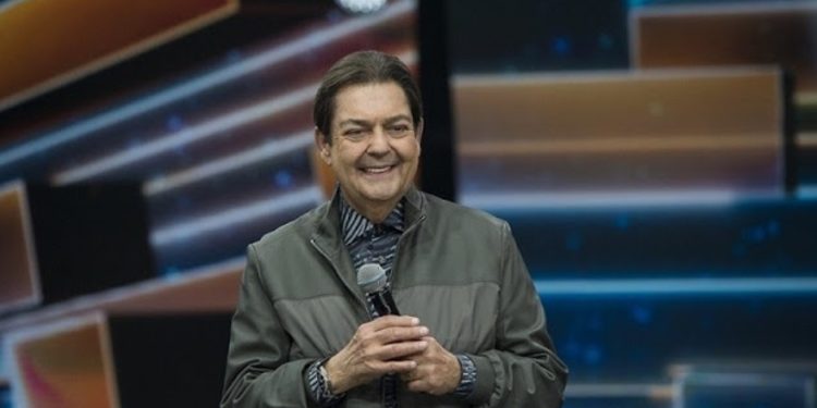 Fausto Silva é internado para passar por mais um transplante