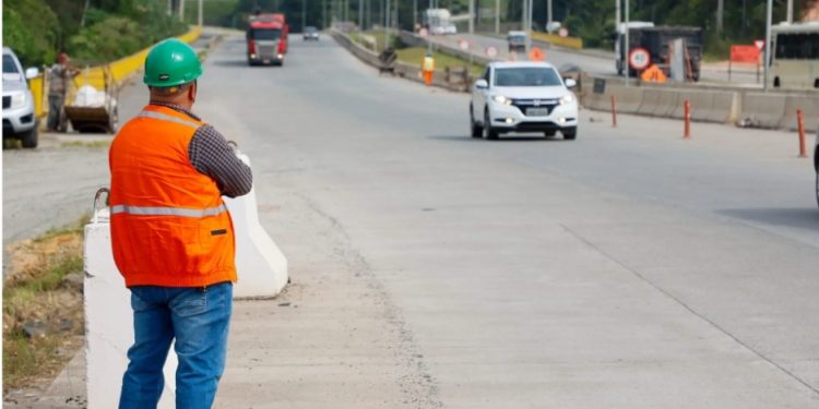 Ao lado de Ratinho Jr., prefeita confirma licitação para duplicar Rodovia dos Minérios até Rio Branco do Sul