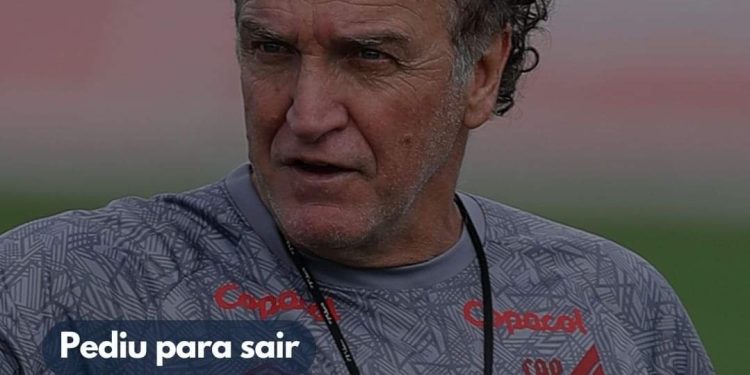 Cuca deixa o Athletico-PR após empate com o Corinthians