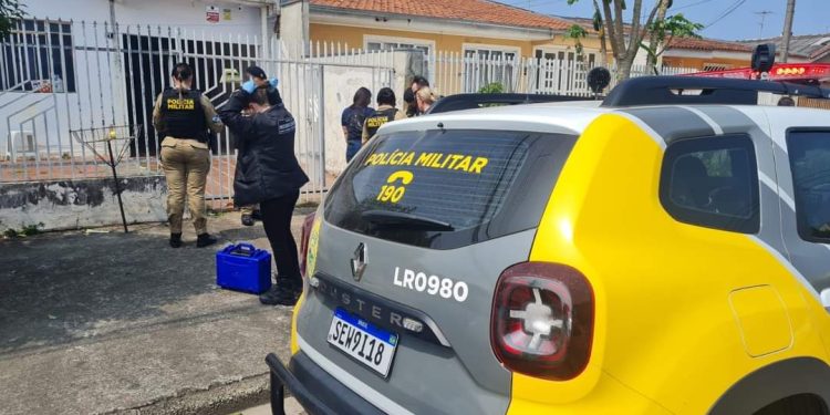Homem é morto dez dias após a namorada no Sítio Cercado: ‘Usaram meio-fio para jogar na cabeça