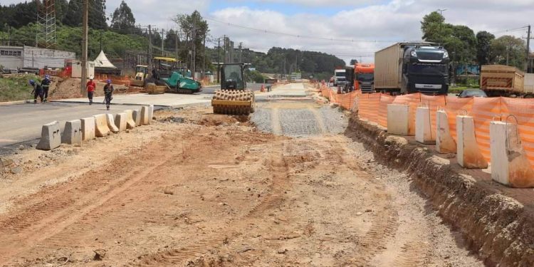 Bloqueio da Rodovia dos Minérios em razão das obras