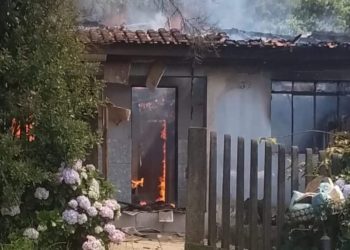 Itaperuçu | Internautas estão mobilizando para ajudar família que perdeu tudo em incêndio