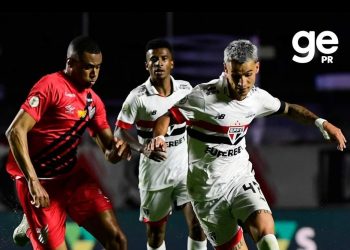 Athletico-pr leva gol no fim e se afunda na zona de rebaixamento