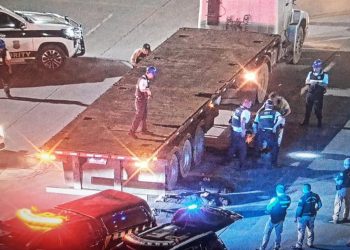 🔴 POLÍCIA FEDERAL EM PARANAGUÁ EFETUA CINCO PRISÕES EM FLAGRANTE POR TRÁFICO INTERNACIONAL DE DROGAS