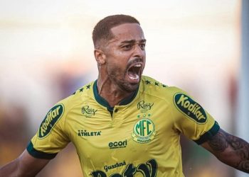 Esporte | Reforço para o Coxa