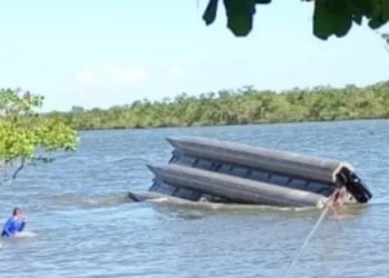 Morre bebê de 8 meses encontrada uma hora após barco virar