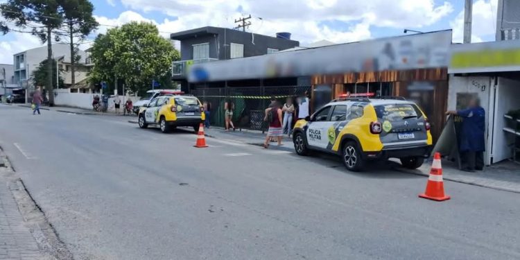 Jovem é executado com pelo menos 15 tiros de pistola e fuzil em Piraquara