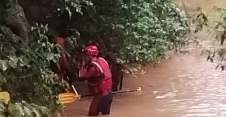 Bombeiros de Rio Branco do Sul localiza corpo em Rio