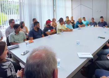 Prefeita Karime Fayad reúne secretariado e vereadores para alinhar projetos para Rio Branco do Sul