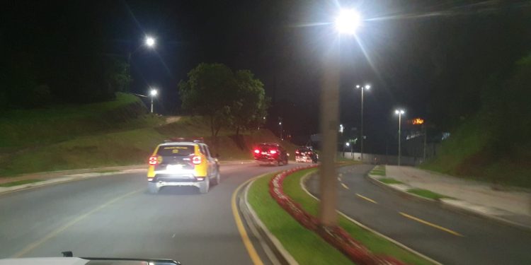 🚔 Operação policial reforça a segurança em Rio Branco do Sul! 🚨