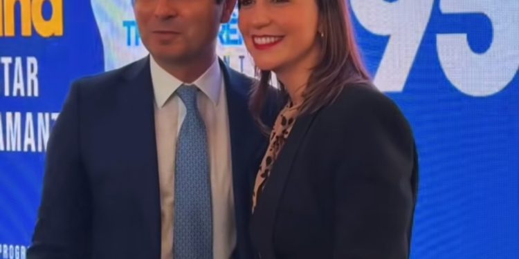 Prefeita de Rio Branco do Sul e vice participa da posse de Alexandre Curi