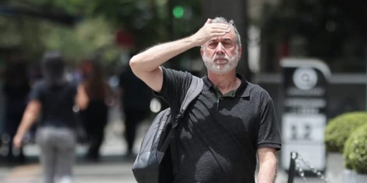 Calorão pode causar desidratação, mal-estar e desmaio