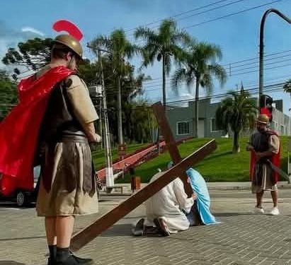 Momento de emoção | Apresentação da Paixão de Cristo.