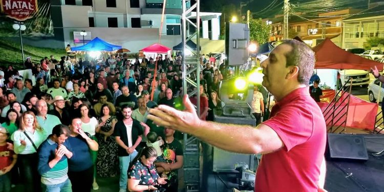 Prefeito de Itaperuçu ganha popularidade com a forma de governar