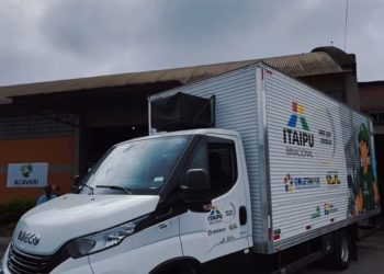 Prefeitura de Rio Branco do Sul e parceiros entregam caminhão para a ACAVARI,