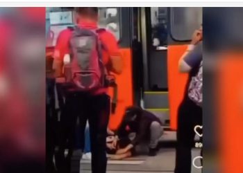 Adolescente de 14 anos morre atropelado ao pegar ‘rabeira’ em ônibus: