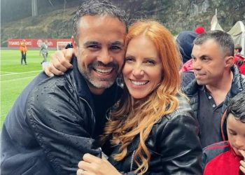 Mulher de Artur Jorge descobriu traição após ex-técnico do Botafogo esquecer de encerrar ligação; entenda