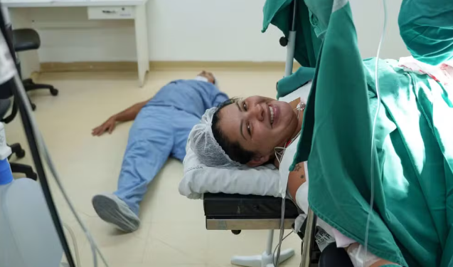 Pai desmaia durante parto no RS e vira meme com fotos hilárias