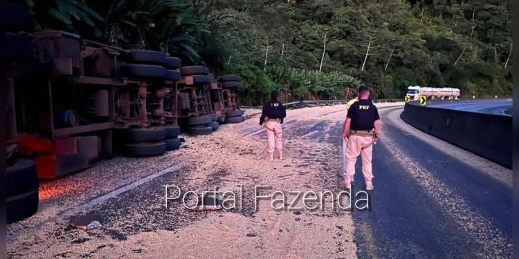 Acidente bloqueia totalmente a BR-277 entre Curitiba e o litoral do Paraná.