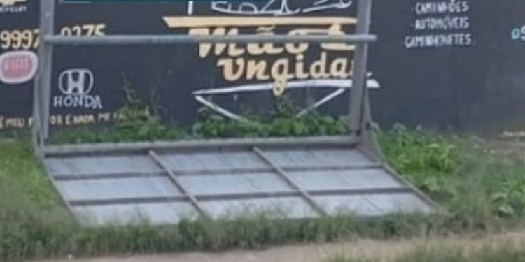 Após reclamação, prefeitura de Itaperuçu agenda cobertura de ponto de ônibus de ponto