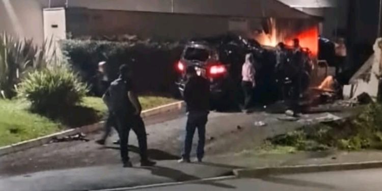 Perseguição em Almirante Tamandaré termina com suspeito e policial morto em acidente