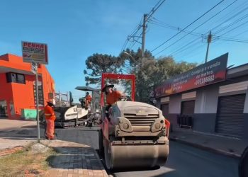 A revitalização da Avenida Crispim Furquim de Siqueira segue em ritmo acelerado