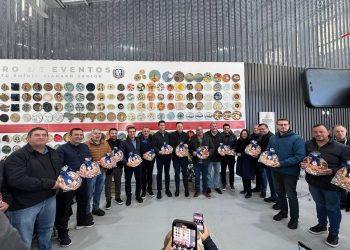 Prefeito de Almirante Tamandaré participa de reunião na Assomec