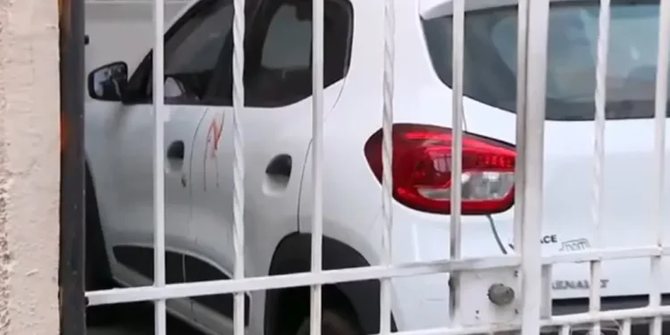 Ladrão atira em mulher porque ela não tinha o modelo de celular que ele queria roubar
