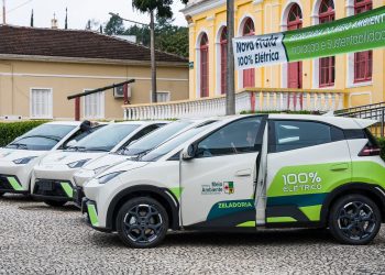 Prefeitura de Colombo adquiriu carros elétricos